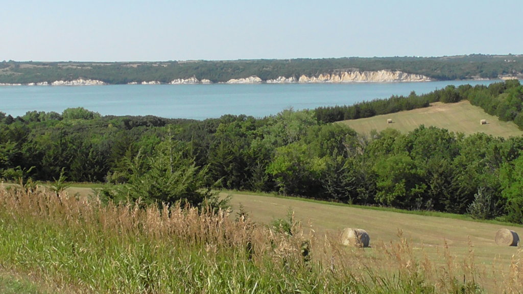 View of the Missouri River close to the Lewis and Clark State Recreation Area