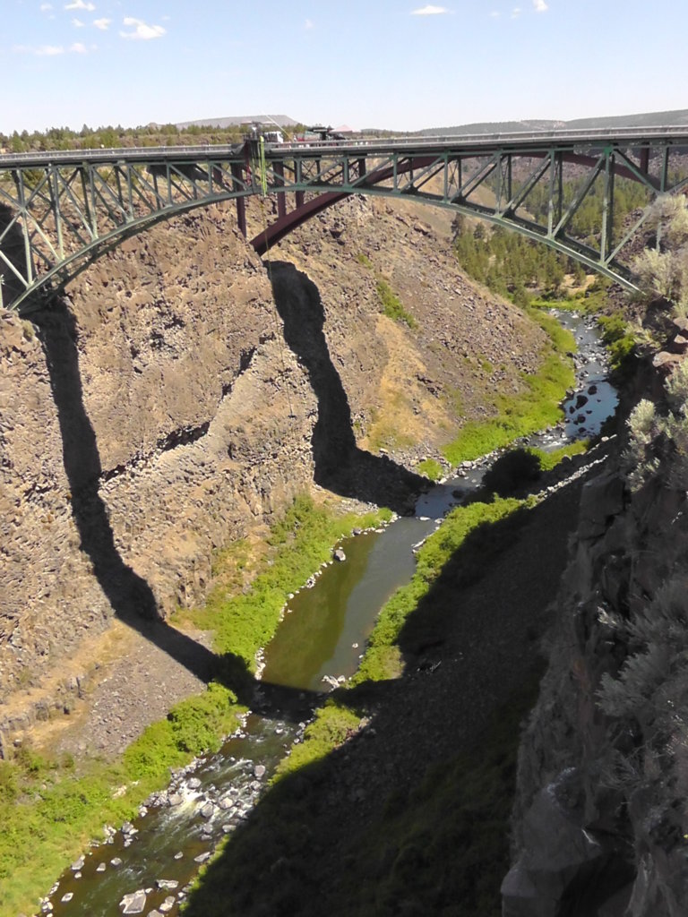 Bungee Jumping at P.S Ogden Scenic View Point, Oregon