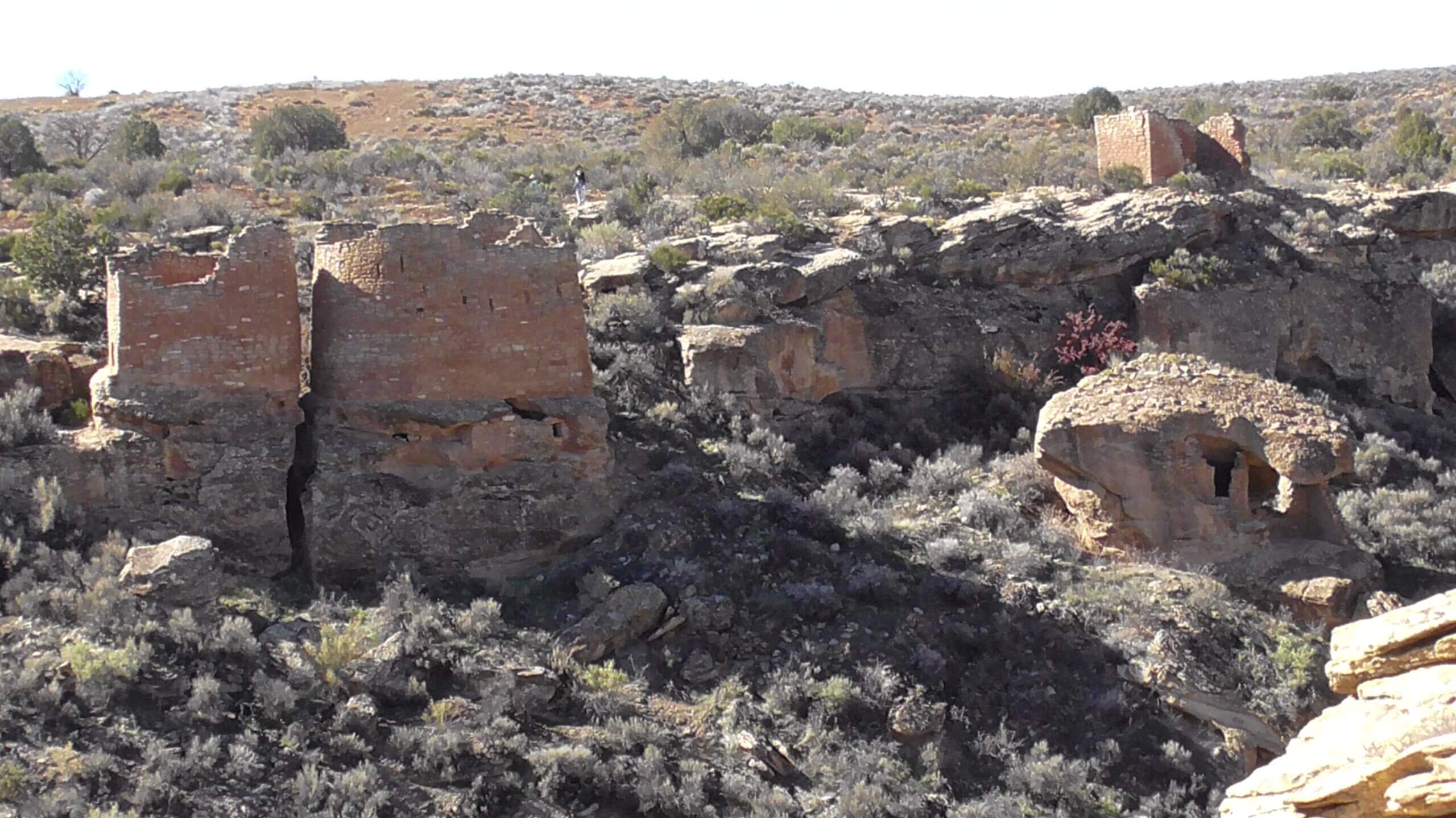 Twin Towers, Rim Rock House and Eroded Boulder House 